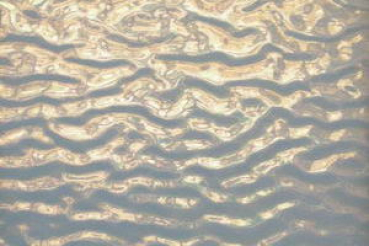 feurig opalisierendes Rippelglas